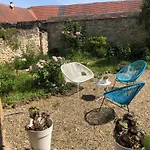 Maison De Famille Du 17ème Siècle I Proche Senlis Chantilly Compiègne Astérix Paris Hébergement de vacances Pontpoint