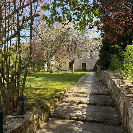 Holiday home Maison De Famille Du 17e Avec Jardins I Proche Forets, Senlis, Chantilly, Compiegne, Asterix Et Paris *