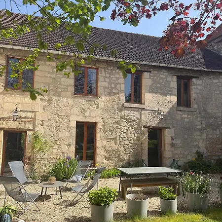 Maison De Famille Du 17e Avec Jardins I Proche Forets, Senlis, Chantilly, Compiegne, Asterix Et Paris Holiday home Pontpoint